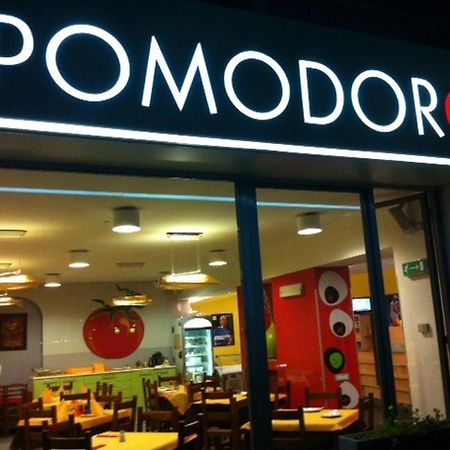 Albergo Ristorante Pomodoro Оменья Екстер'єр фото
