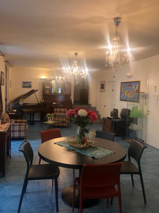 Albergo Ristorante Pomodoro Оменья Екстер'єр фото
