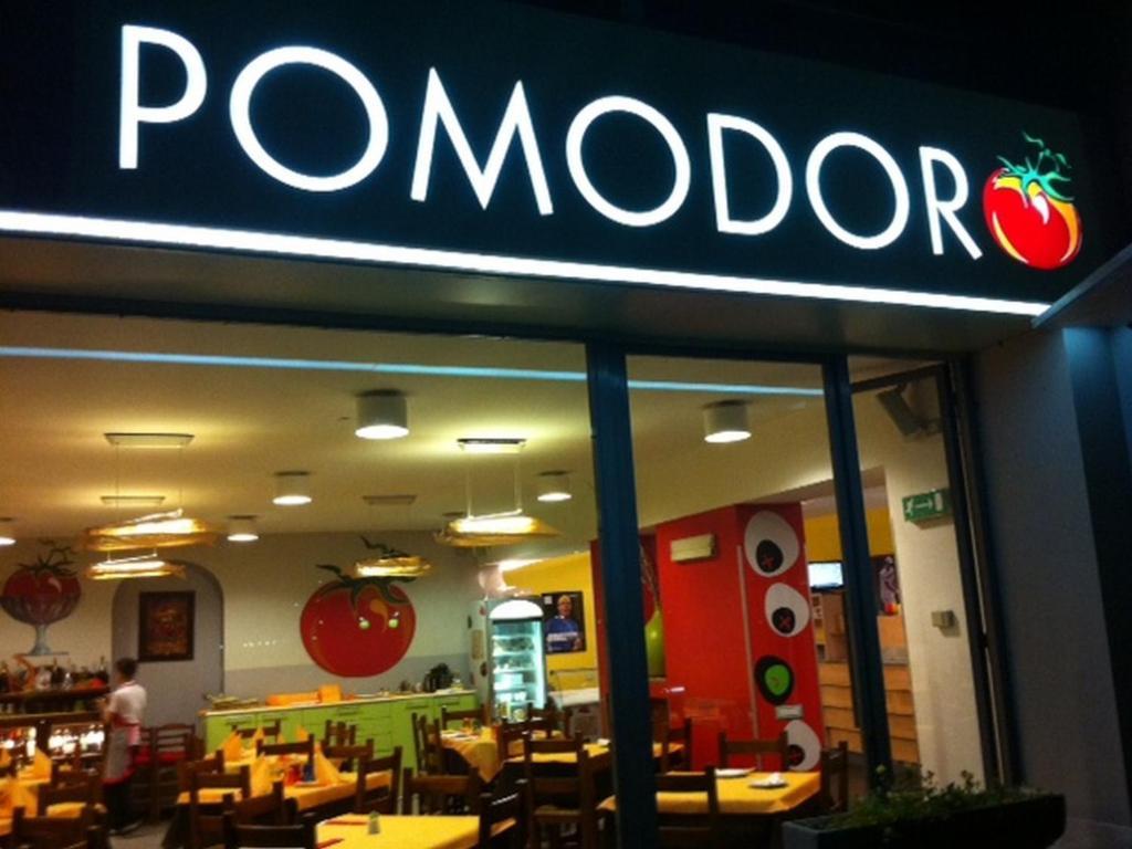 Albergo Ristorante Pomodoro Оменья Екстер'єр фото